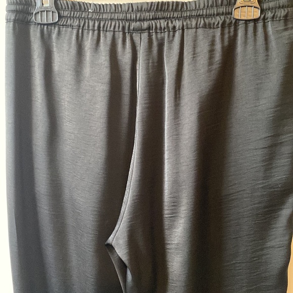 Smart Set pleated Satin Jogger Pant - Picture 6 of 9